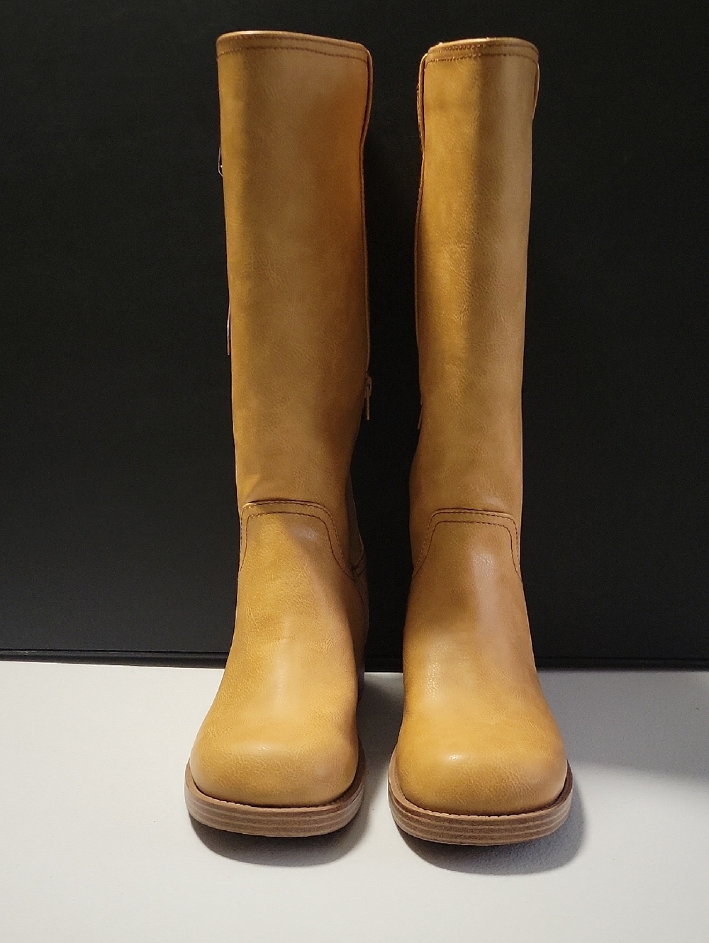 Women's Tall Riding Boot. 6. 9 - Picture 2 of 7